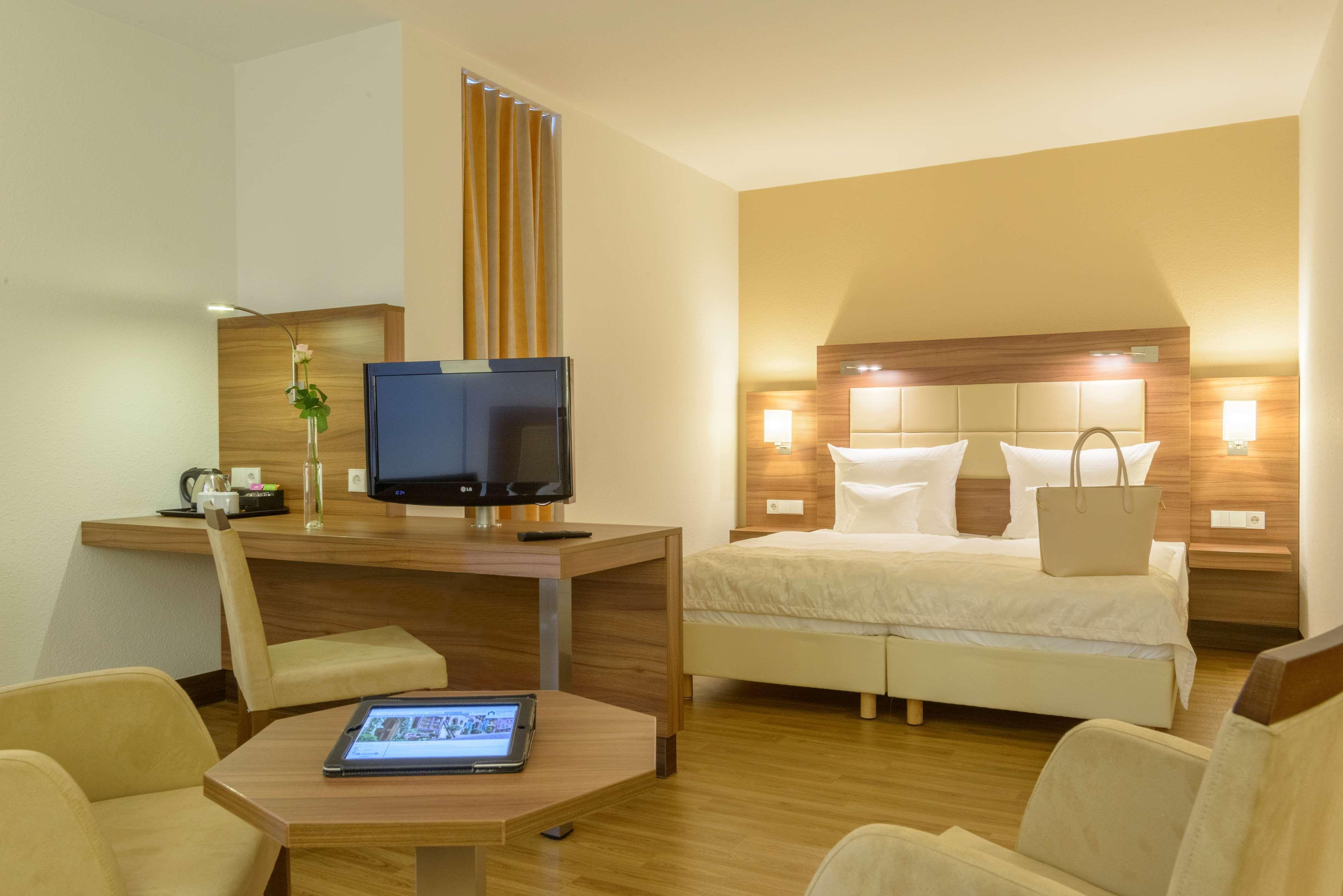 Best Western Plus Hotel Am Schlossberg เนือร์ทิงเงิน ภายนอก รูปภาพ