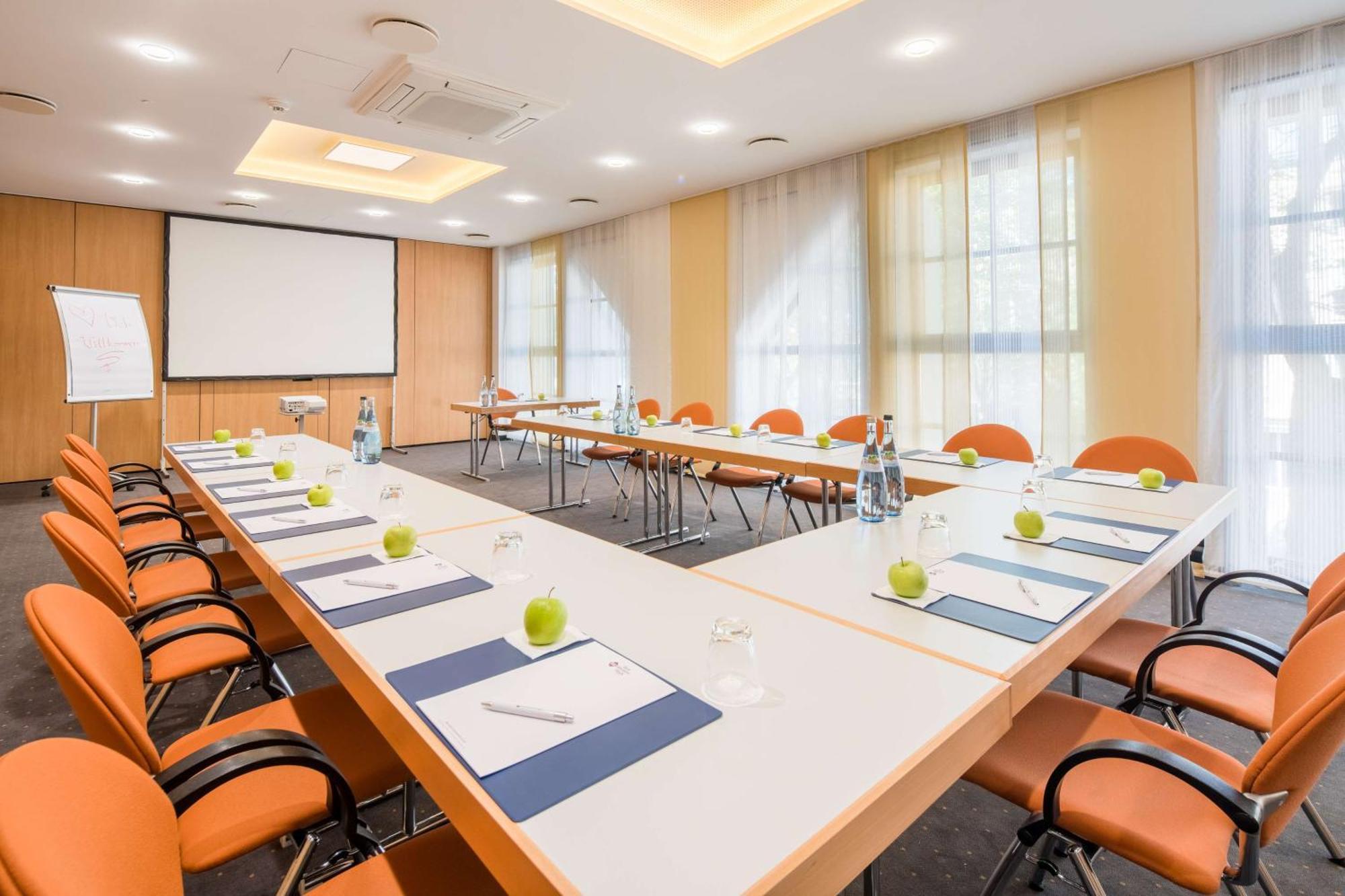 Best Western Plus Hotel Am Schlossberg เนือร์ทิงเงิน ภายนอก รูปภาพ