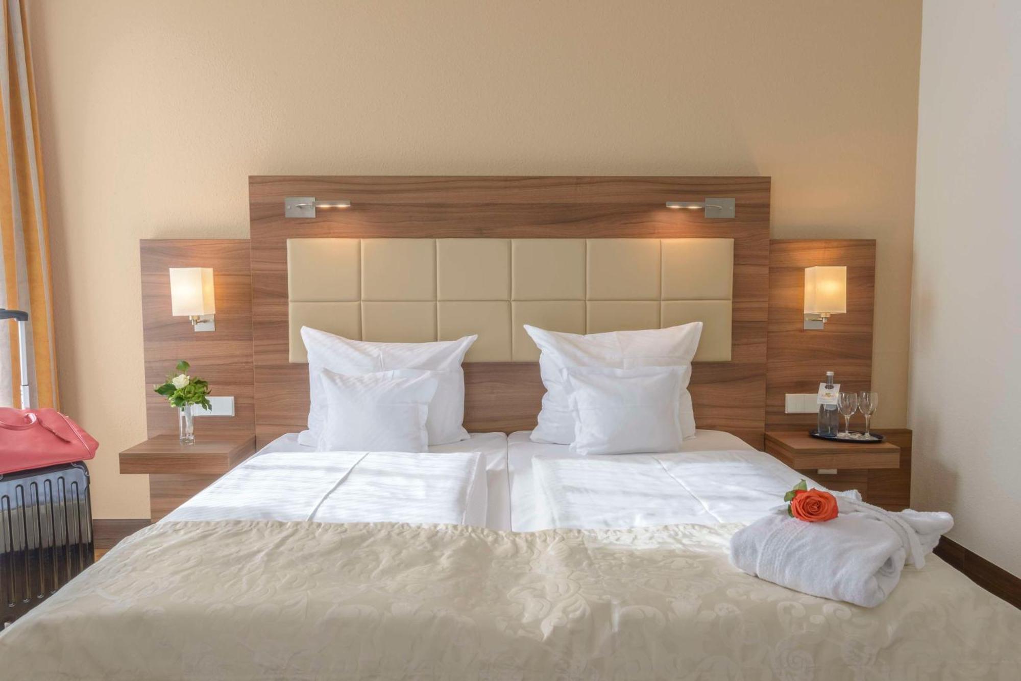 Best Western Plus Hotel Am Schlossberg เนือร์ทิงเงิน ภายนอก รูปภาพ